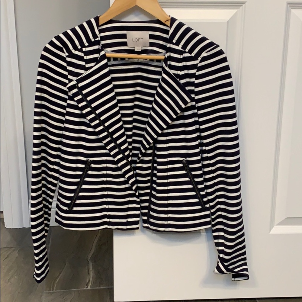 Loft cropped Navy/Cream Jacket, size 2